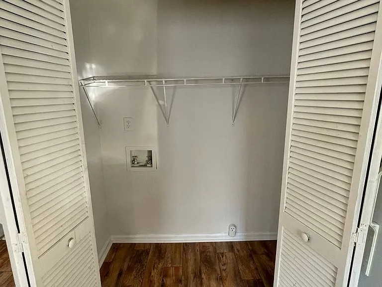 8832-8834 8836 West Hills Ct #LLC — Photo 13