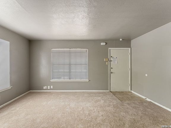 4th image of 170 De Chantle Rd 706
