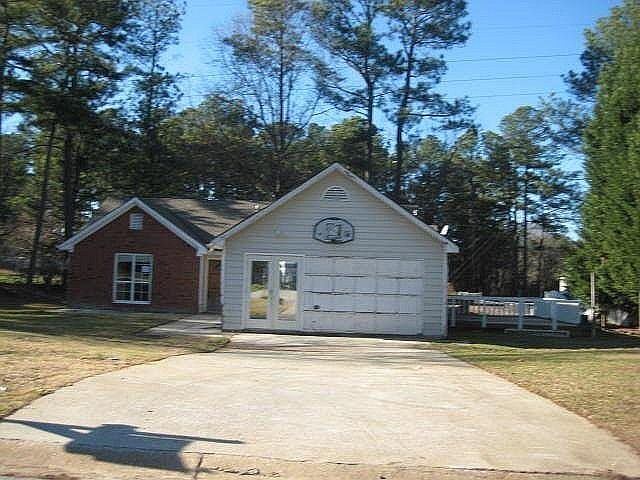 1st image of 744 Fallowfield Dr