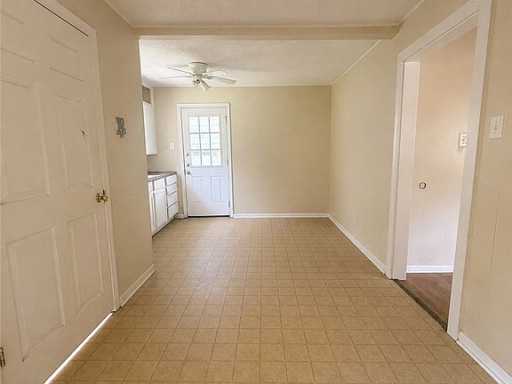 4th image of 804 N 8th St