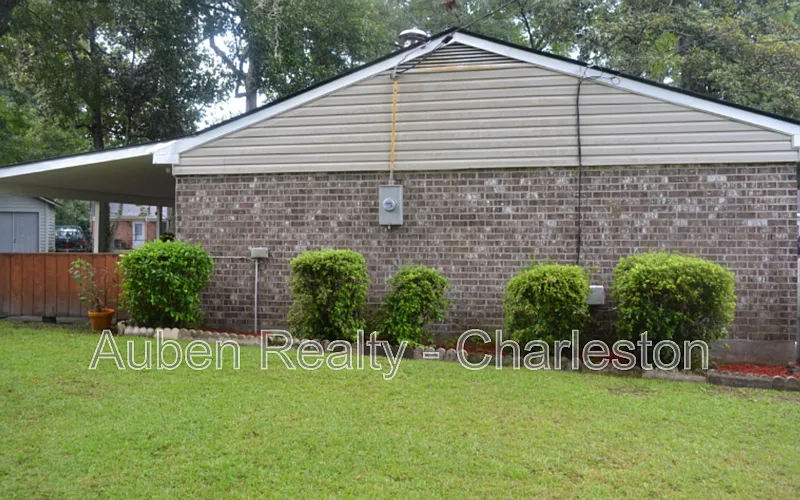 4 bed, 1.5 bath, 1504 sqft, $2,495 — Photo 2