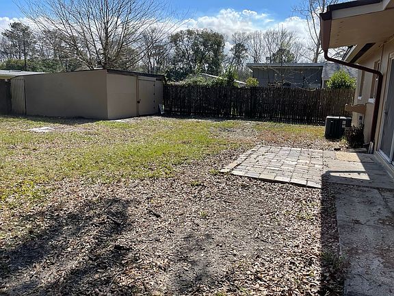 3rd image of 2027 Monteau Dr