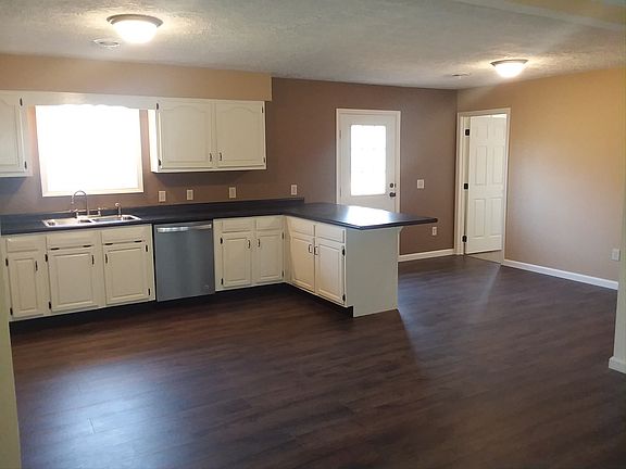 Kitchen & Dinning Area