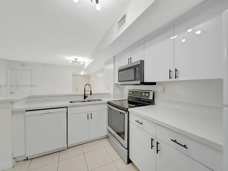 2620 S University Dr #109 — Photo 4