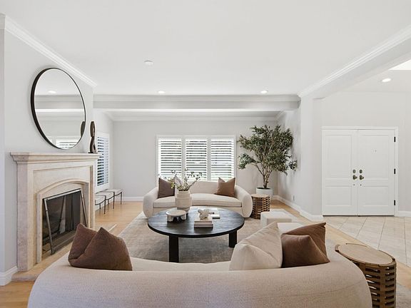5th image of 109 Alturas Dr