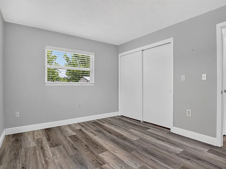 53 S Jeffery St — Photo 17