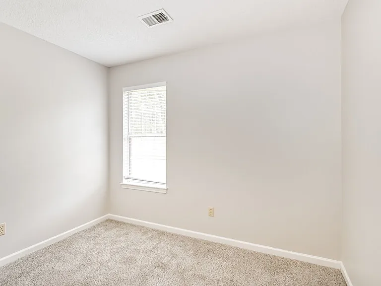 3030 Caitlynn Cir N — Photo 13