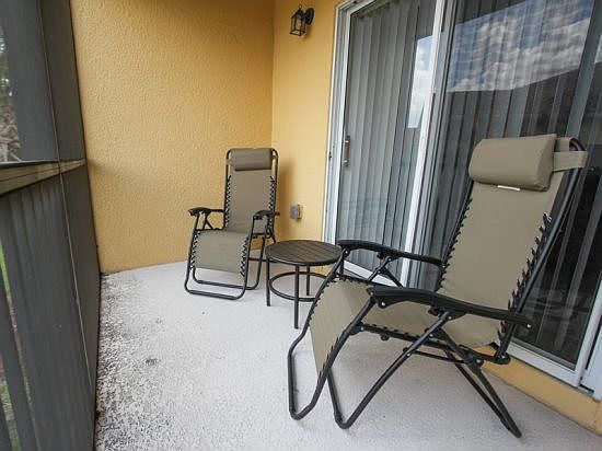 OW3C7504PW-balcony