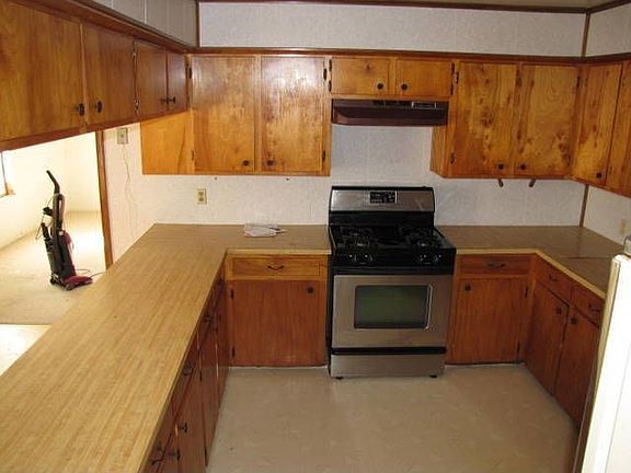 3rd image of 414 Live Oak Dr