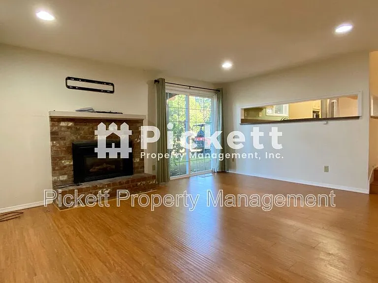 7293 Pheasant Cir NE — Photo 12