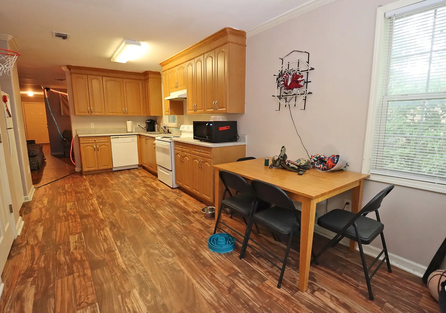 Pre-Leasing For 2027-2028 School Yeaer! ! 4 Bedroom, 2 Bath In Olympia! — Photo 2