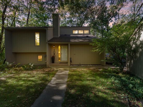 1805 Archer Ln N, Plymouth, MN 55447