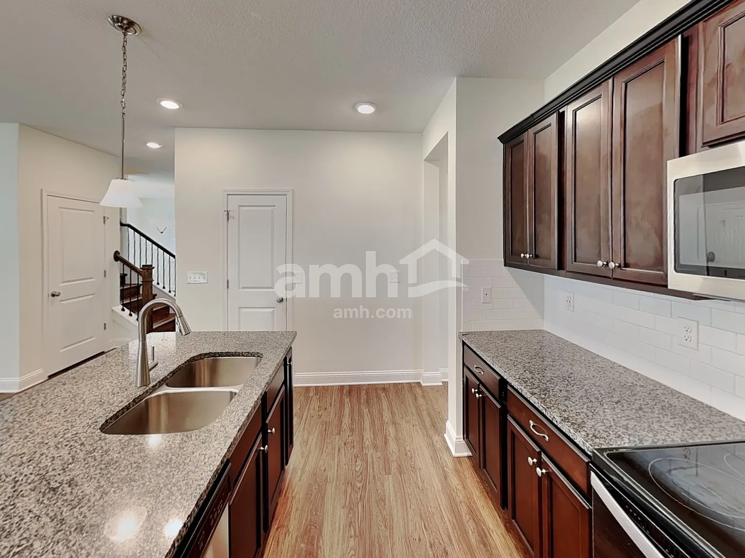 4 bed, 2.5 bath, 2078 sqft, $2,835 — Photo 4