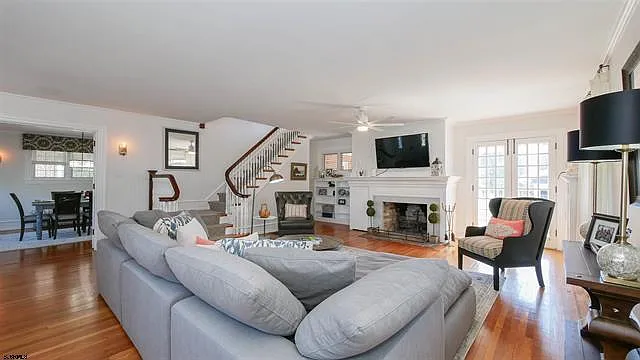 6104 Ventnor Ave — Photo 4