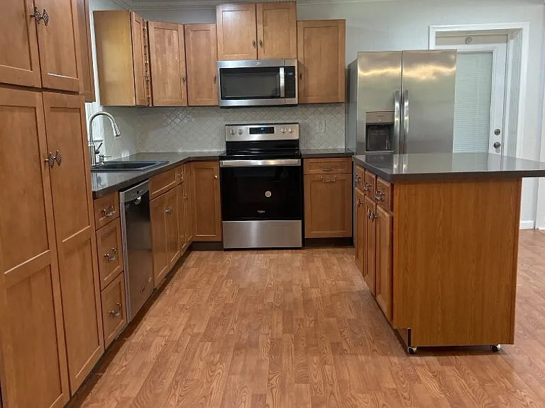 104 Elizabeth Dr — Photo 8