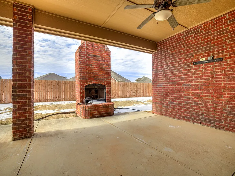 13609 Gentry Dr — Photo 32
