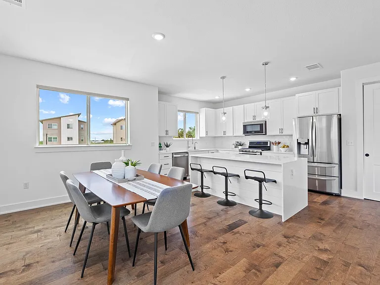 5315 La Crosse Ave #11 — Photo 8