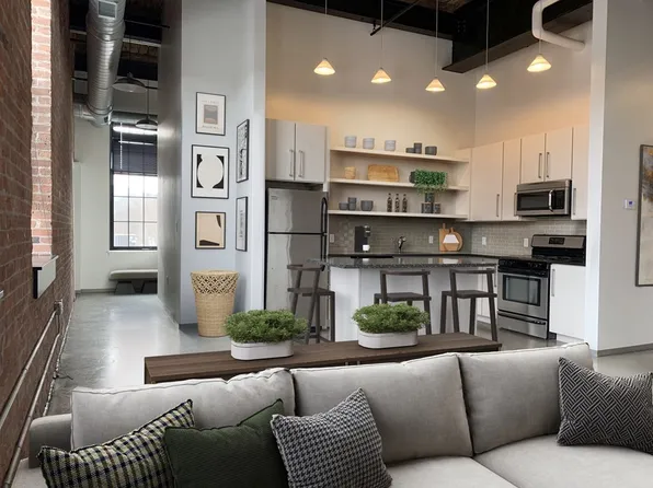 160 Water St #212, Williamstown, MA 01267