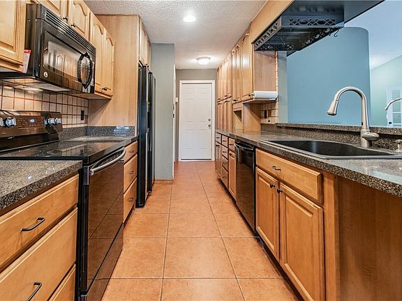 3rd image of 740 White Sand Dr NE