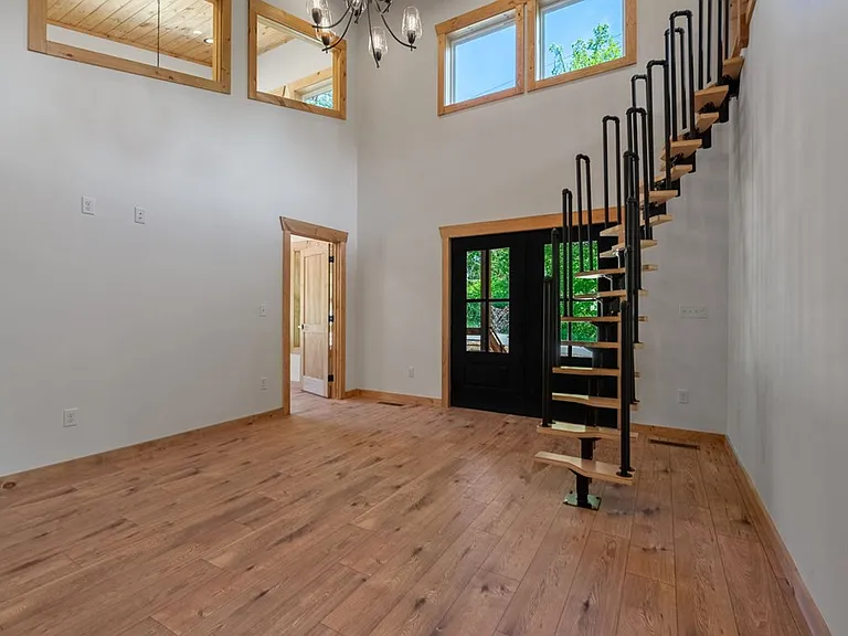 168 Ewing St — Photo 17