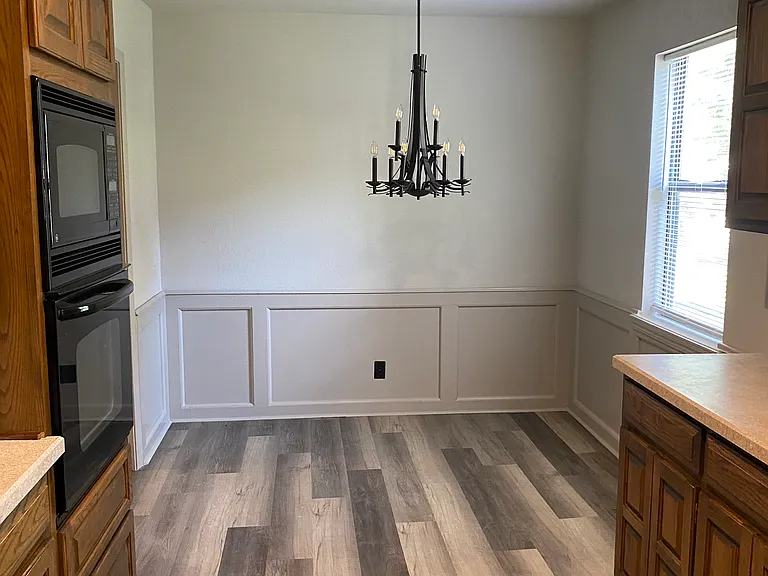 2212 S Fir Ave — Photo 3
