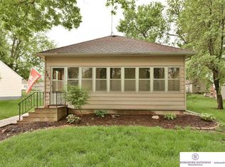 305 4th St, Yutan, NE 68073