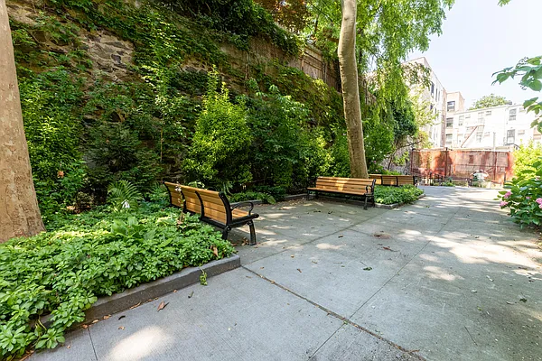 Sold by Compass | media 7