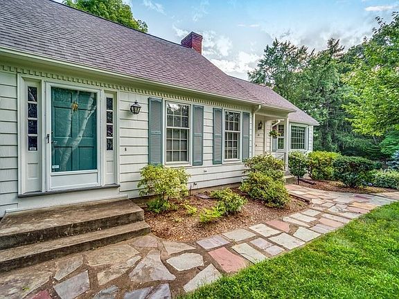 3rd image of 43 Hilltop Rd