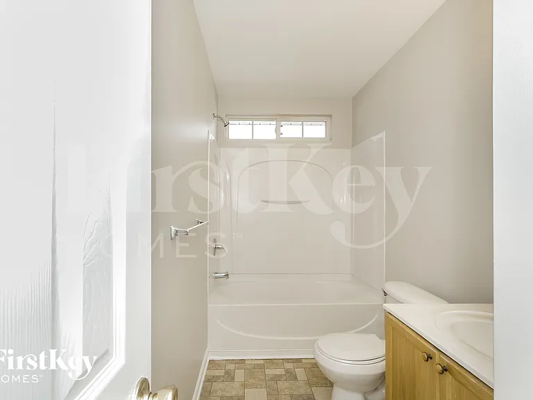 5716 Henderson Oaks Dr — Photo 17