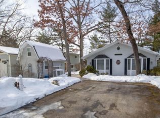 8451 S Pine Point Dr, Newaygo, MI 49337