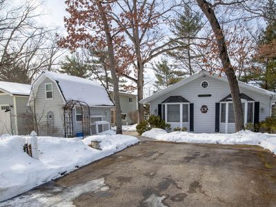 8451 S Pine Point Dr, Newaygo, MI, 49337