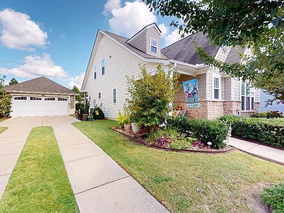 5th image of 120 Heathwood Dr