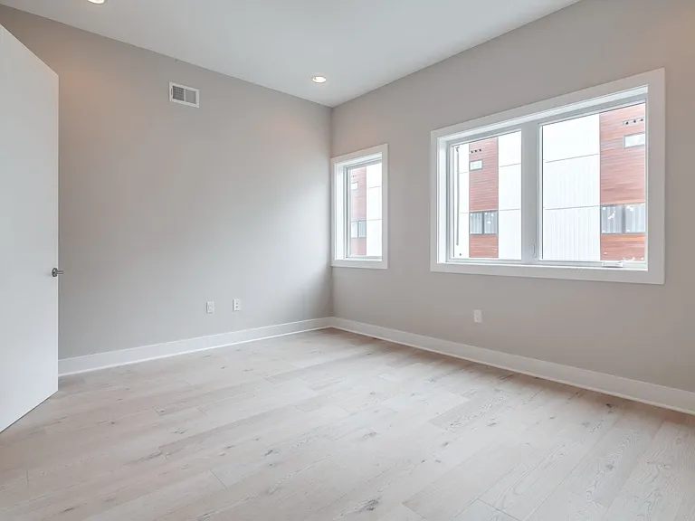 326 Fairmount Ave — Photo 16