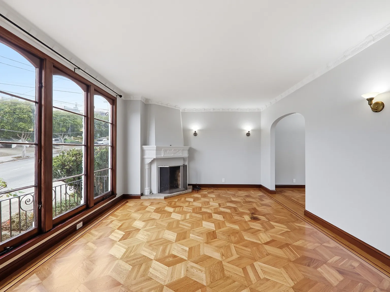 2 bed, 1350 sqft, $7,000 — Photo 2
