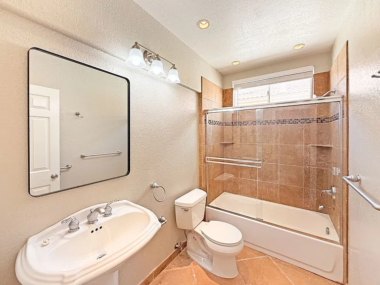 5423 Renaissance Ave — Photo 11