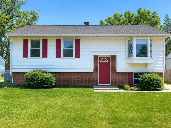 9517 Holiday Manor Rd, Baltimore, MD 21236
