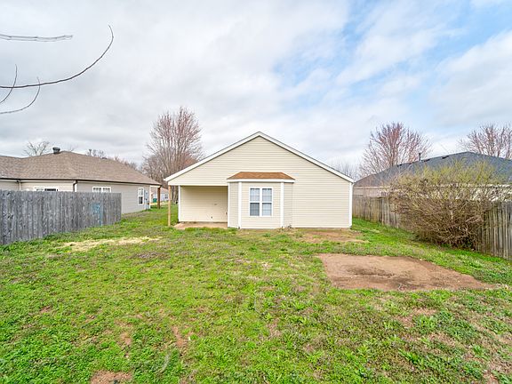 2nd image of 613 Cedar Brook Ct