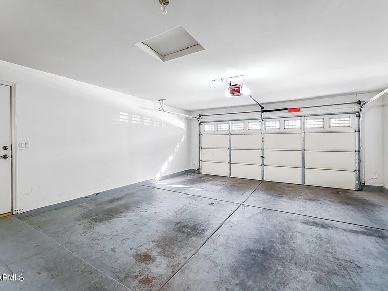 41284 W Cahill Dr — Photo 26