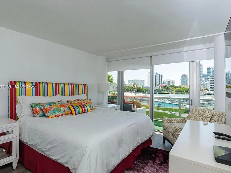 900 Bay Dr #224 — Photo 25