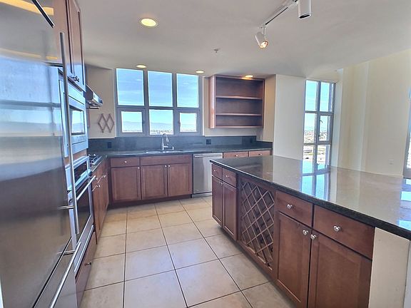 4th image of 175 W Saint James St Unit 1506