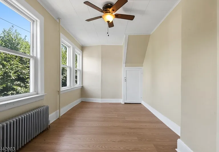 196 Broughton Ave — Photo 14