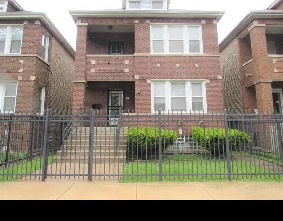 8727 S Manistee Ave #1