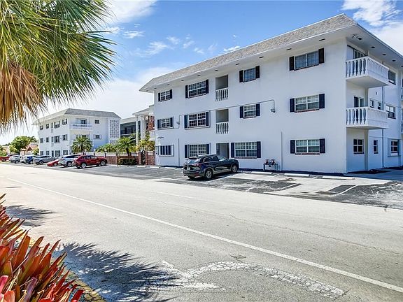 4th image of 2500 NE 9th Street #308