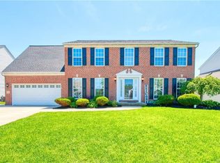 70 Echowood Dr, East Amherst, NY 14051