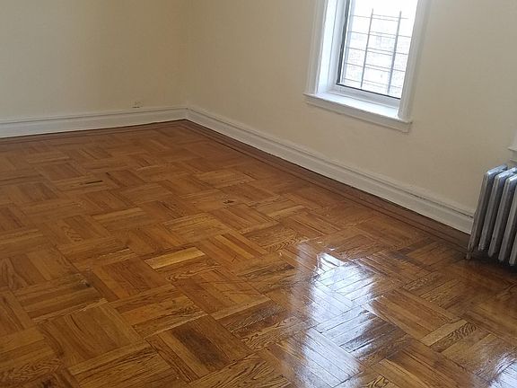 4th image of 654 E 224th St