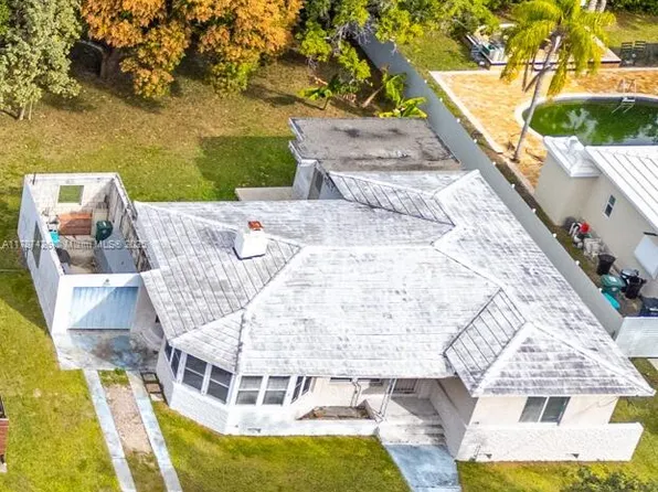 739 NE 111th St, Biscayne Park, FL 33161