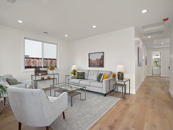 4th image of 2515 Crystal Dr