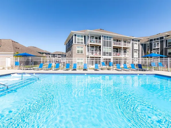 Shoreline Flats Apartments