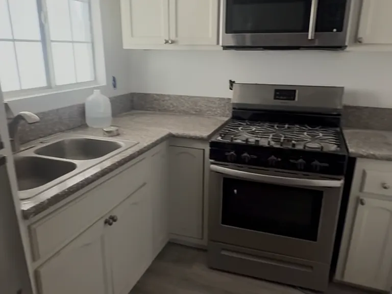 2304 Niles St — Photo 5