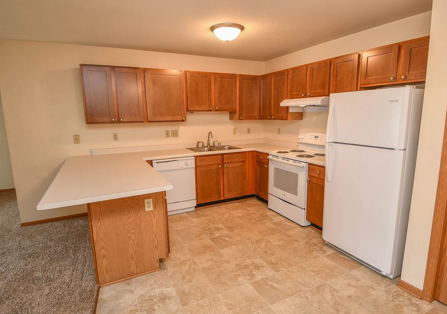 Deer Creek Apartments 2 — Photo 4